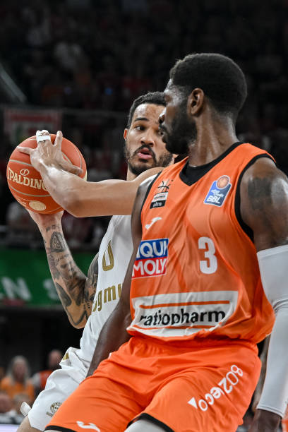 主的地位 主的地位